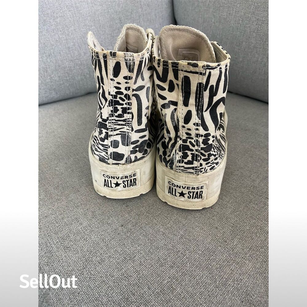 Converse Chuck Taylor All Star Lugged Jungle Art High Top Sneakers - Picture 6 of 8